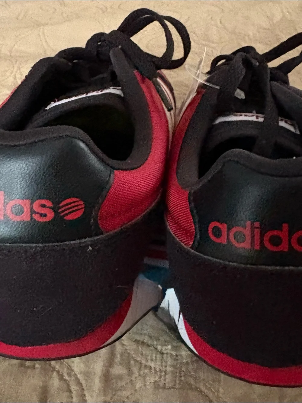 adidas neo red